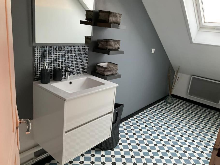 38 Maison Entiere,Place De Parking Et Garage Pour Moto Velo A La Demande ダンケルク エクステリア 写真